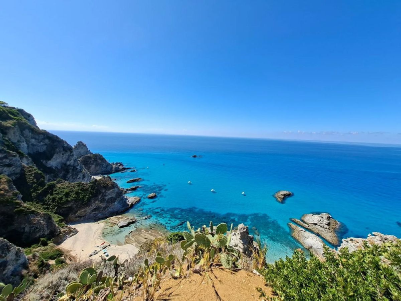Baia e mare cristallino di Capo Vaticano